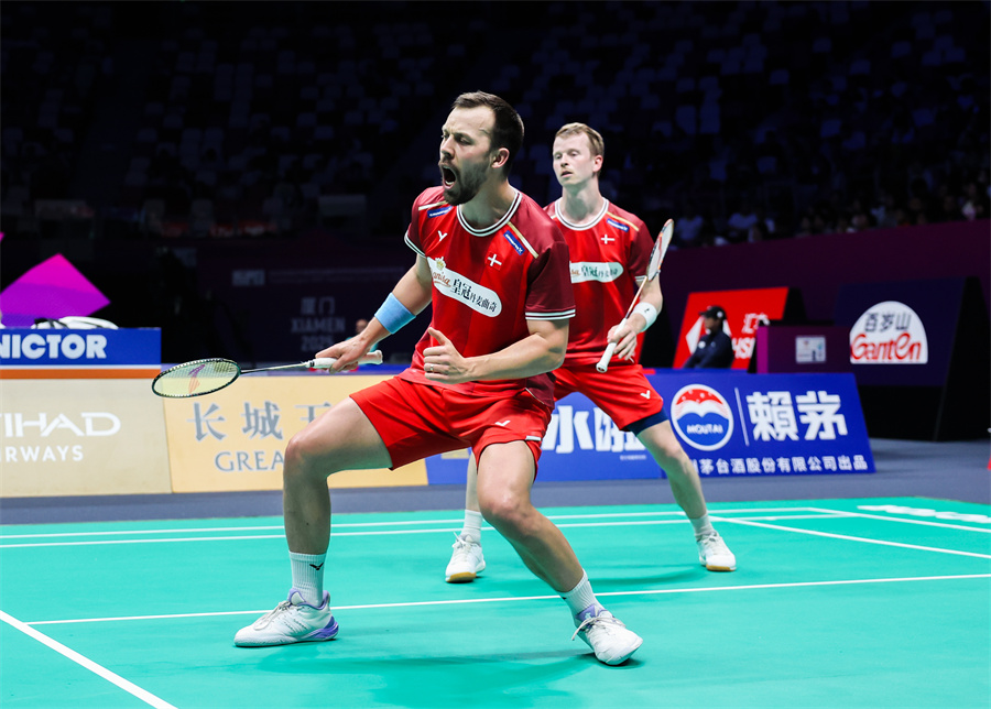 埃卢斯通多：我跟裁判说你要是这么吹比赛，直接判曼联赢得了.